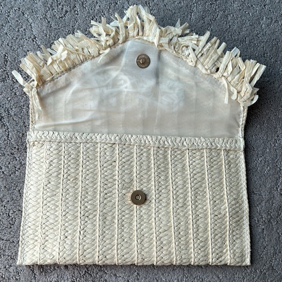 BTB Los Angeles Mrs straw clutch - Picture 2 of 4